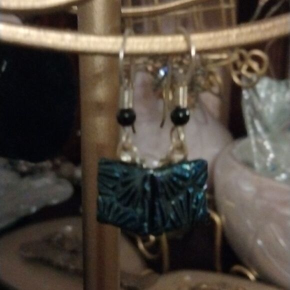 Earrings   - Picture 1 of 3
